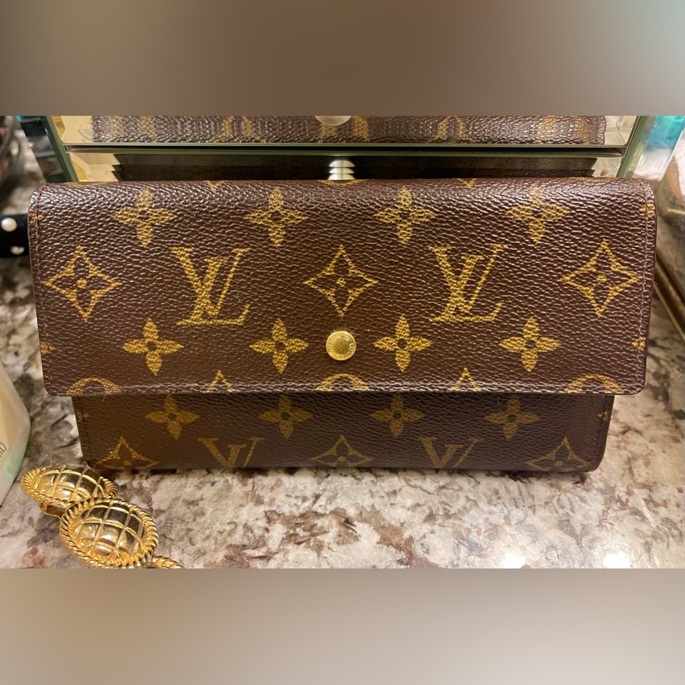 ‼️Sold‼️LV monogram porte international long wallet